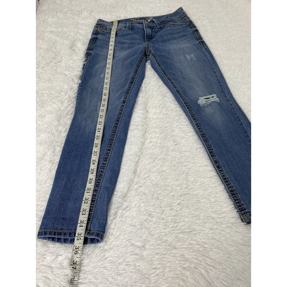 Seven7 blue jeans